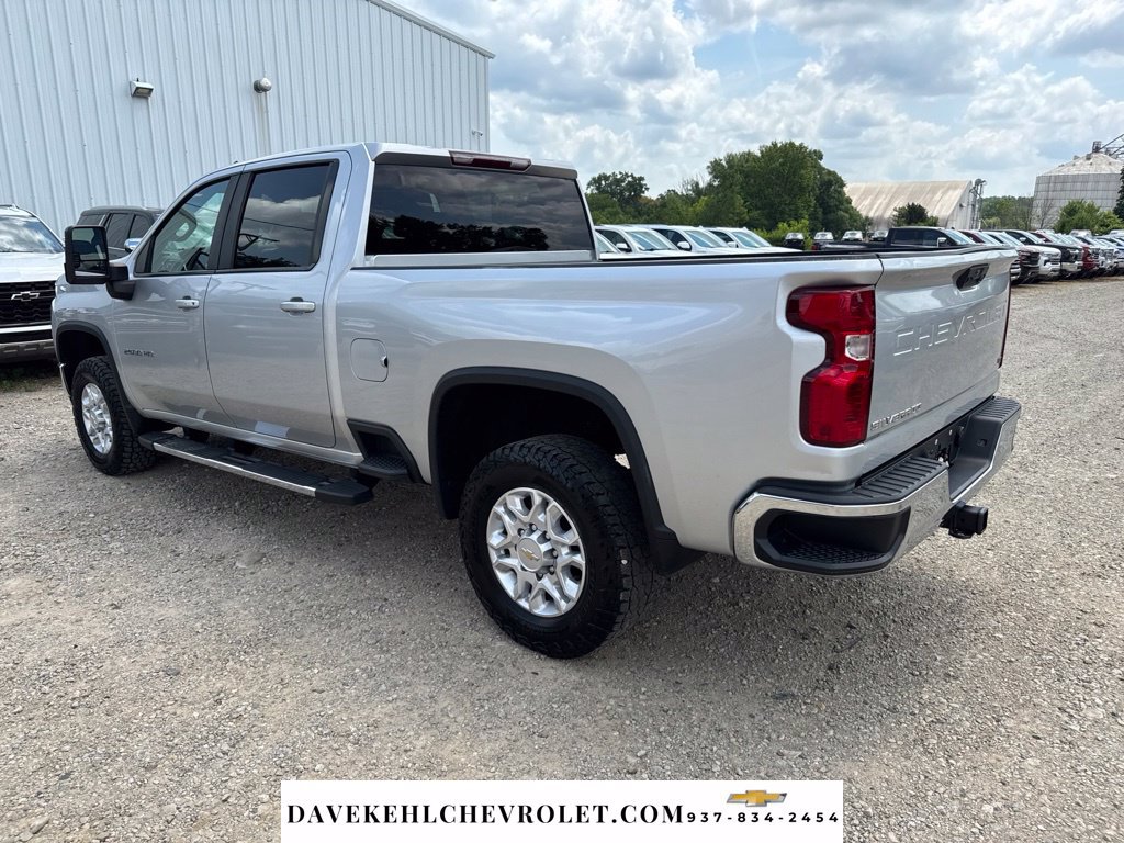 Used 2021 Chevrolet Silverado 2500 LT w/ Convenience Package AWD/4WD image 3