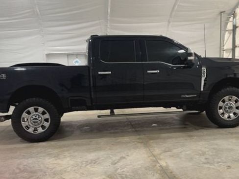 Used 2023 Ford F250 Lariat w/ Lariat Ultimate Package AWD/4WD image 5
