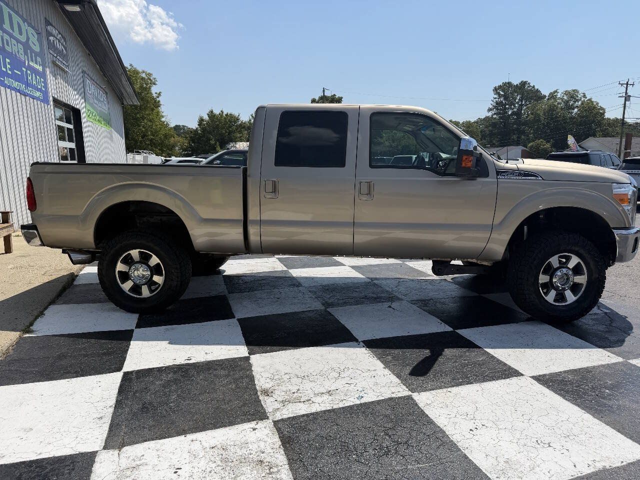 Used 2011 Ford F250 Lariat w/ Lariat Interior Pkg AWD/4WD image 4