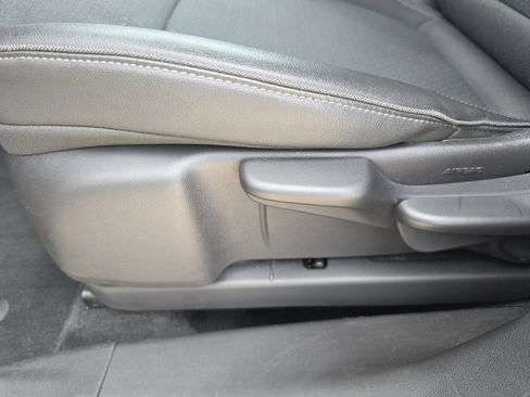 Used 2025 Buick Encore GX Preferred AWD/4WD image 12