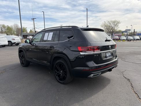 Used 2023 Volkswagen Atlas SE w/ Black Wheel Package image 5