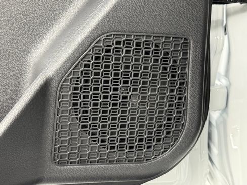 Used 2025 Toyota Tacoma TRD Off-Road image 33