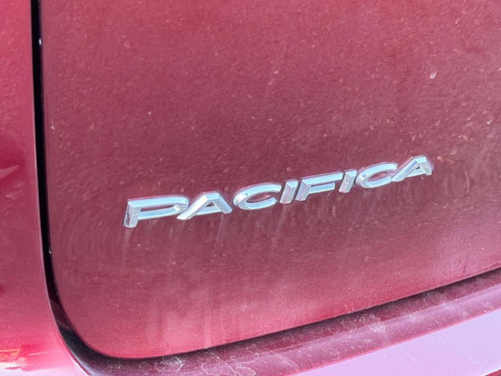 Used 2021 Chrysler Pacifica Limited w/ Uconnect Theater Family Group FWD image 5