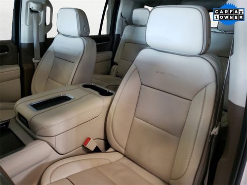 Used 2024 GMC Yukon XL Denali image 9