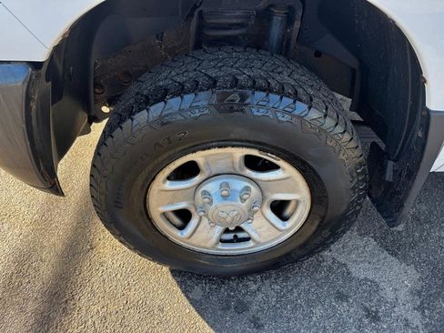 Used 2015 RAM 2500 Tradesman w/ Power & Remote Entry Group image 2