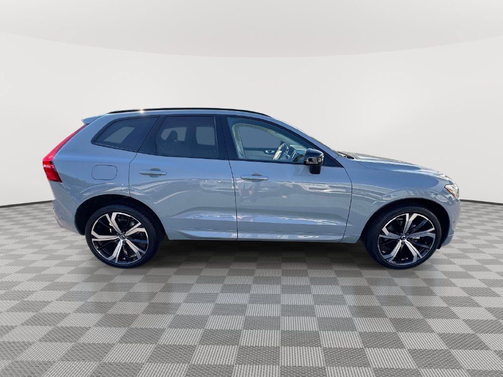 Used 2025 Volvo XC60 B5 Ultra w/ Protection Package Premier AWD/4WD image 3