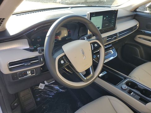 New 2026 Lincoln Corsair Premiere image 13