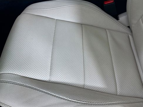 Used 2021 Mercedes-Benz GLS 450 4MATIC image 25