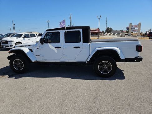 Used 2023 Jeep Gladiator Rubicon w/ Cold Weather Group AWD/4WD image 3