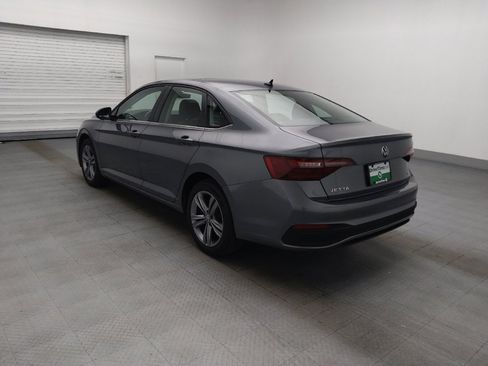Used 2024 Volkswagen Jetta SE FWD image 3