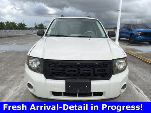 Used 2011 Ford Escape 2WD Hybrid image 2