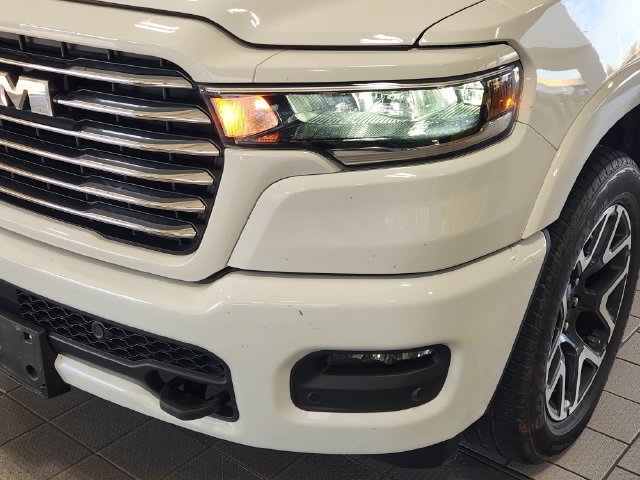 Used 2025 RAM 1500 Laramie AWD/4WD image 8
