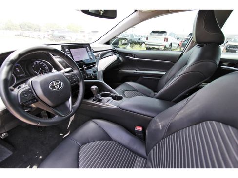 Used 2022 Toyota Camry SE w/ Convenience Package FWD image 31