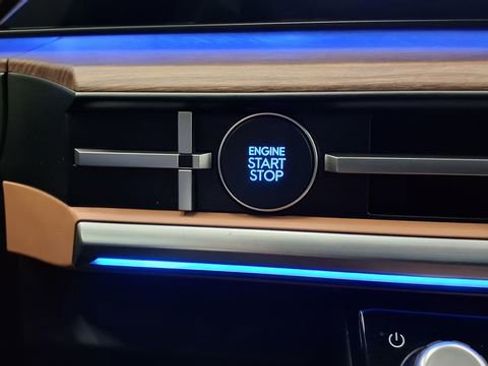 Used 2024 Hyundai Santa Fe Limited image 33