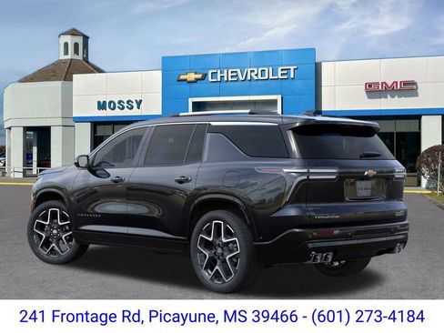 New 2026 Chevrolet Traverse High Country FWD image 3