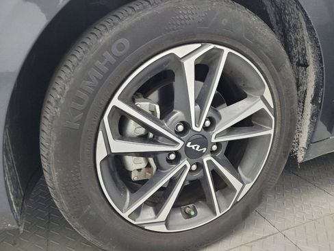 Used 2022 Kia Forte LXS w/ LXS Technology Package image 31