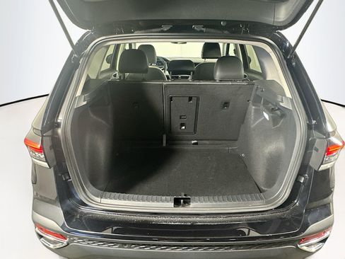 Used 2025 Volkswagen Taos SE FWD image 27