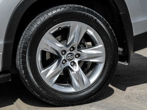 Used 2017 Toyota Highlander Limited image 57