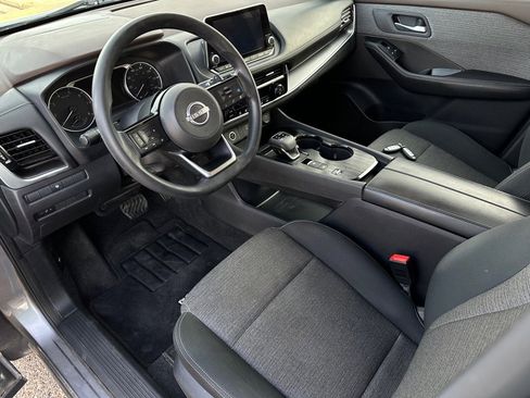 Used 2022 Nissan Rogue SV image 16