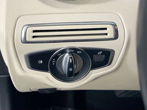 Used 2019 Mercedes-Benz C 300 C 300 image 10