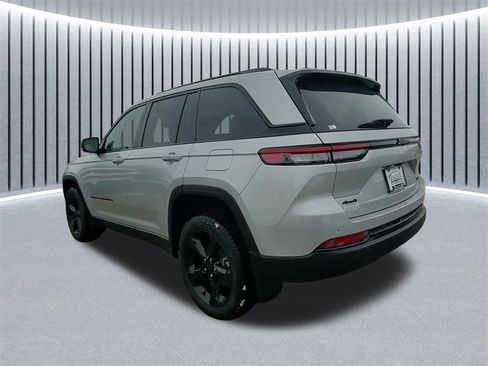 New 2025 Jeep Grand Cherokee Limited w/ Black Appearance Package image 14