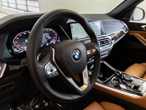 Used 2023 BMW X5 xDrive40i w/ Premium Package image 16