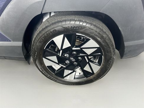 Used 2025 Hyundai Kona SEL FWD image 11