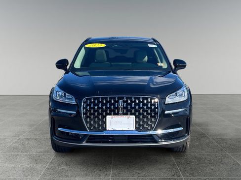 Used 2025 Lincoln Corsair Reserve image 8