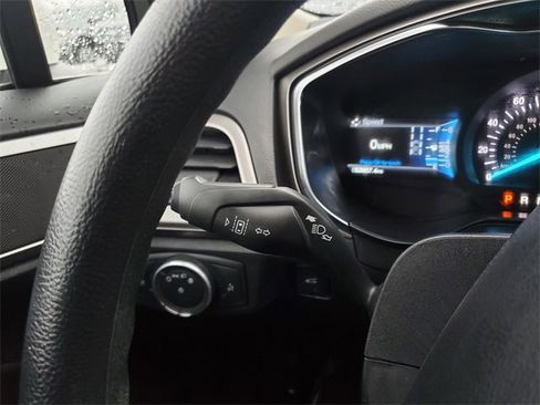 Used 2020 Ford Fusion SE image 14