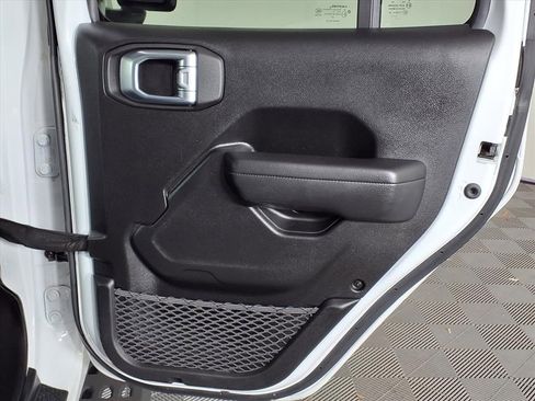 Used 2022 Jeep Wrangler Unlimited Sport image 10