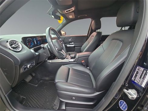Used 2020 Mercedes-Benz GLB 250 4MATIC image 13