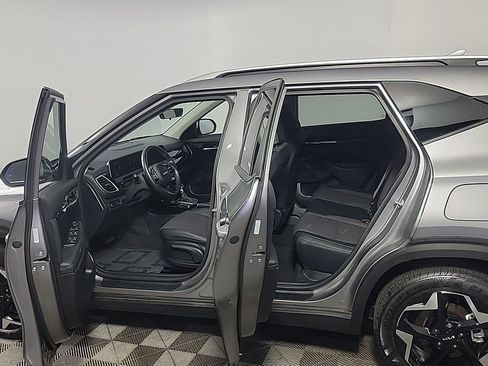 Used 2026 Kia Seltos S AWD/4WD image 16