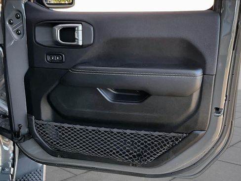 Used 2020 Jeep Wrangler Unlimited Sahara AWD/4WD image 23