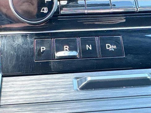 Used 2025 Nissan Armada SL w/ Captain's Chari Seat Package image 20