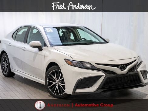 Used 2024 Toyota Camry SE FWD image 1