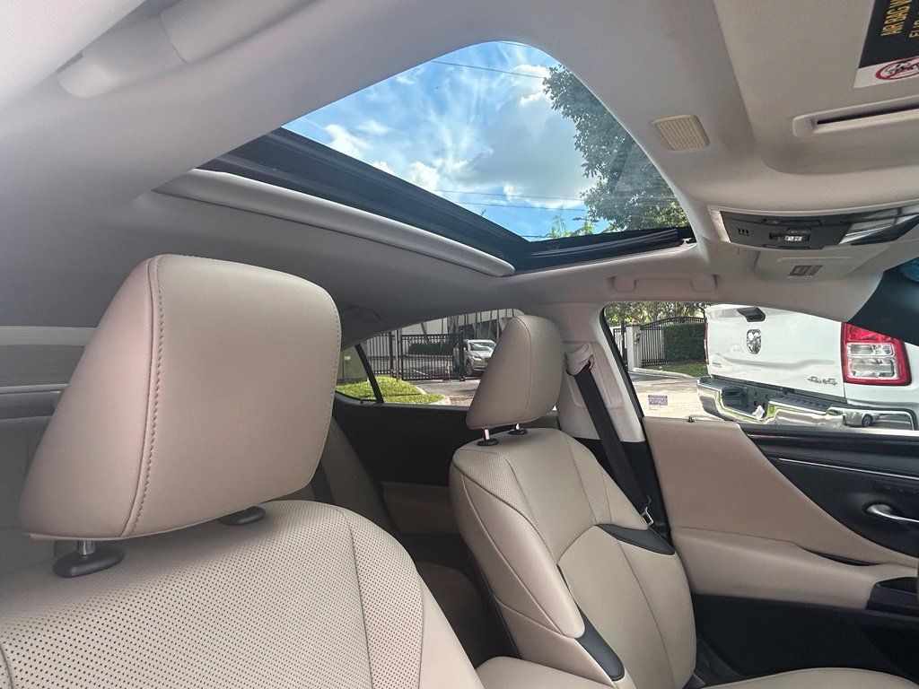 Used 2020 Lexus ES 350 w/ Premium Package FWD image 29