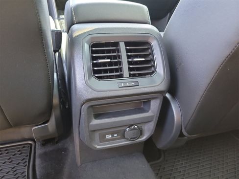 Used 2022 Volkswagen Tiguan SEL R-Line image 14