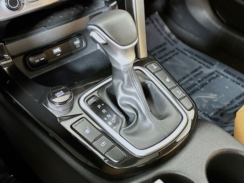 Used 2024 Kia Seltos EX image 17