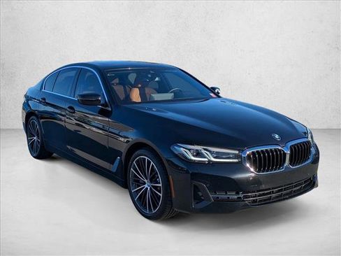 Used 2023 BMW 530i w/ Convenience Package image 3