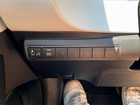 Used 2025 Toyota Corolla SE image 33
