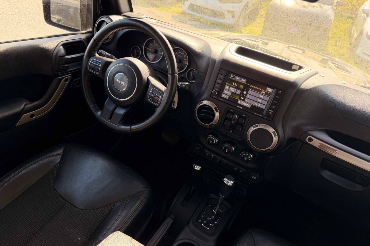 Used 2016 Jeep Wrangler Unlimited Sahara AWD/4WD image 15