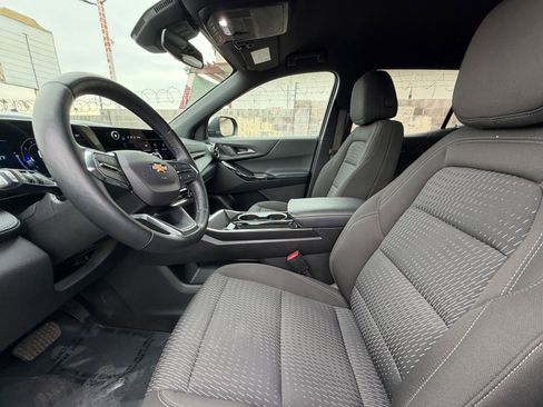 Used 2025 Chevrolet Equinox LT image 25