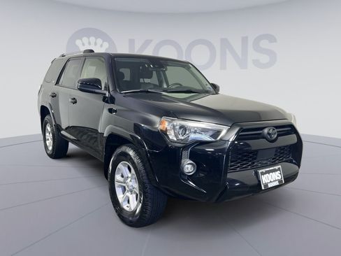 Used 2021 Toyota 4Runner SR5 RWD image 2