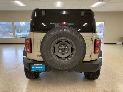 New 2025 Ford Bronco Outer Banks w/ Sasquatch Package image 7