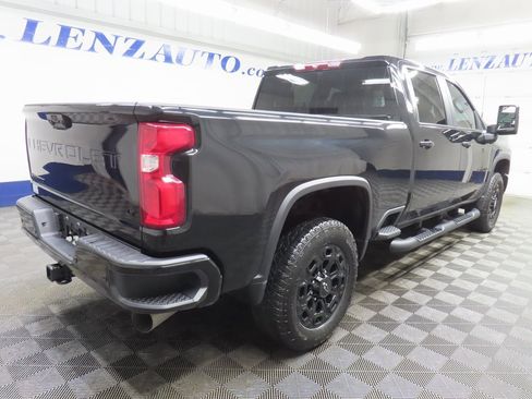 Used 2024 Chevrolet Silverado 2500 LT w/ Midnight Edition image 4