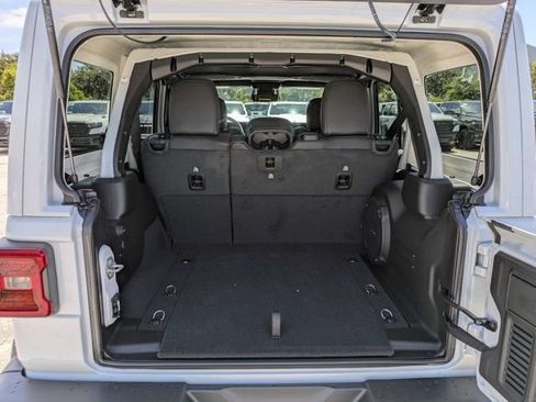 New 2026 Jeep Wrangler Unlimited Sahara AWD/4WD image 12