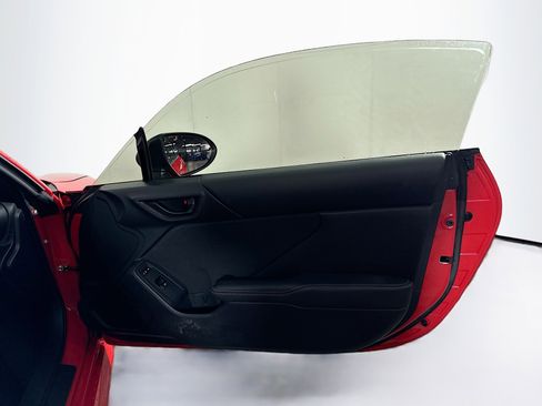 Used 2022 Toyota GR86 Auto (Natl) image 28