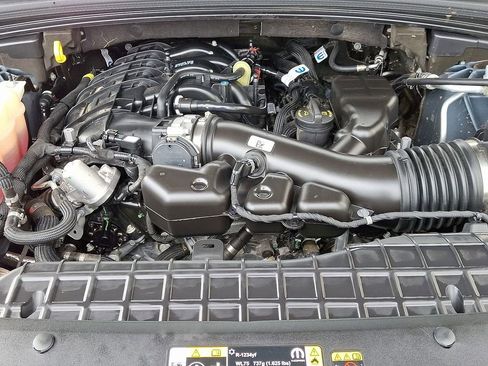 Used 2024 Jeep Grand Cherokee L Laredo image 29