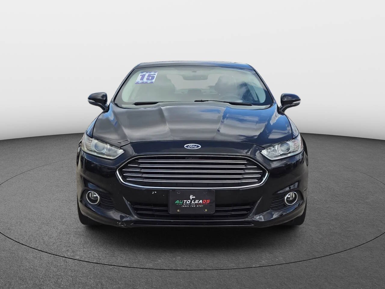 Used 2015 Ford Fusion SE w/ Equipment Group 202A FWD image 3
