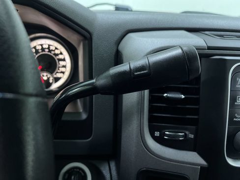 Used 2014 RAM 1500 Express RWD image 21